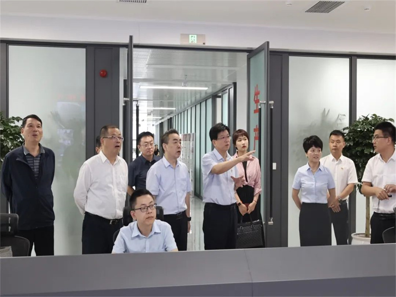 陜煤集團(tuán)審計(jì)部黨支部與公司機(jī)關(guān)經(jīng)營黨支部開展聯(lián)合主題黨日活動.jpg
